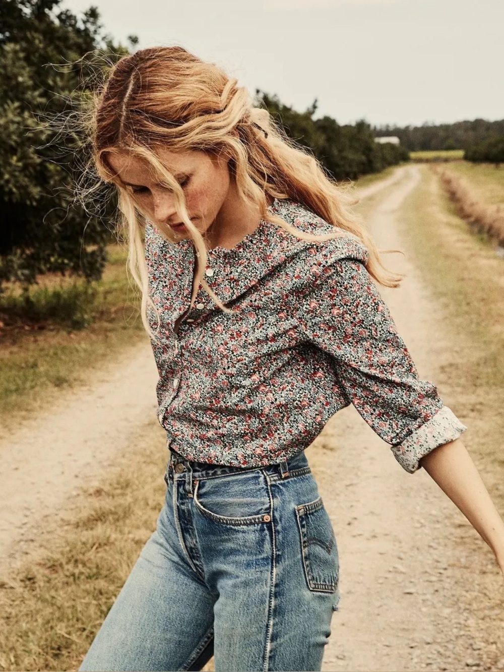 DÔEN Swan Top Size Small in White Petit Jardin Floral Cotton Button Down Shirt - Picture 5 of 16